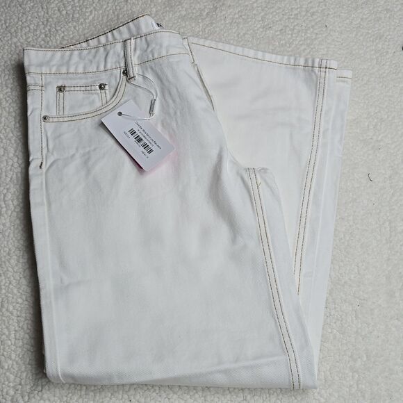 722 NWT Beginning Boutique Clara Star White Denim Low Rise Jeans Size US 6v - Picture 3 of 6